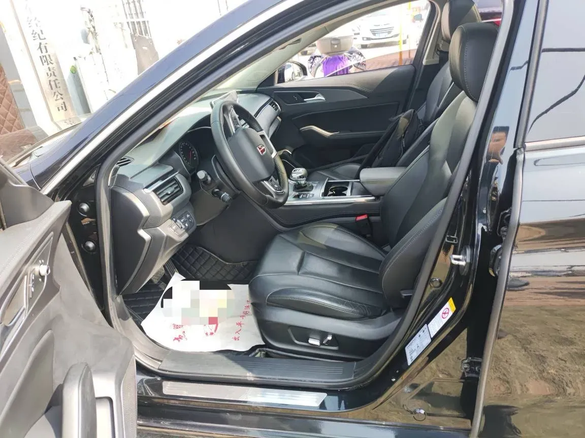 2020 HongQi H5 1.8T 197HP L4 6AT,autocango,china used car exporter,china ev exporter,chinese used car exporter,chinese used ev exporter