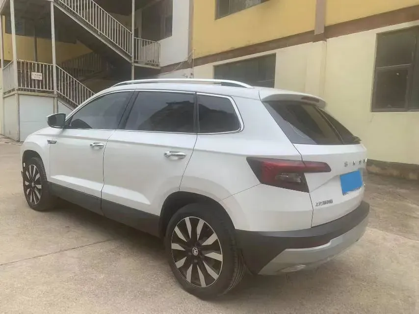 2021 Skoda Karoq 1.4T 150HP L4 7DCT,autocango,china used car exporter,china ev exporter,chinese used car exporter,chinese used ev exporter