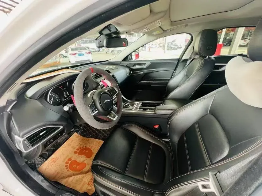 2019 Jeep Cherokee 2.0T 265HP L4 9AT,autocango,china used car exporter,china ev exporter,chinese used car exporter,chinese used ev exporter