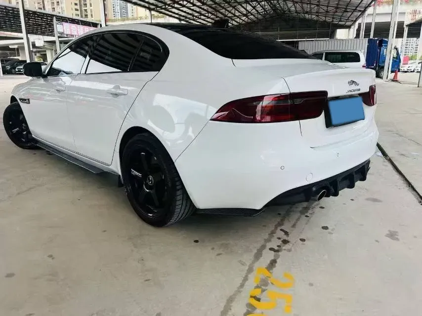 2019 Jeep Cherokee 2.0T 265HP L4 9AT,autocango,china used car exporter,china ev exporter,chinese used car exporter,chinese used ev exporter