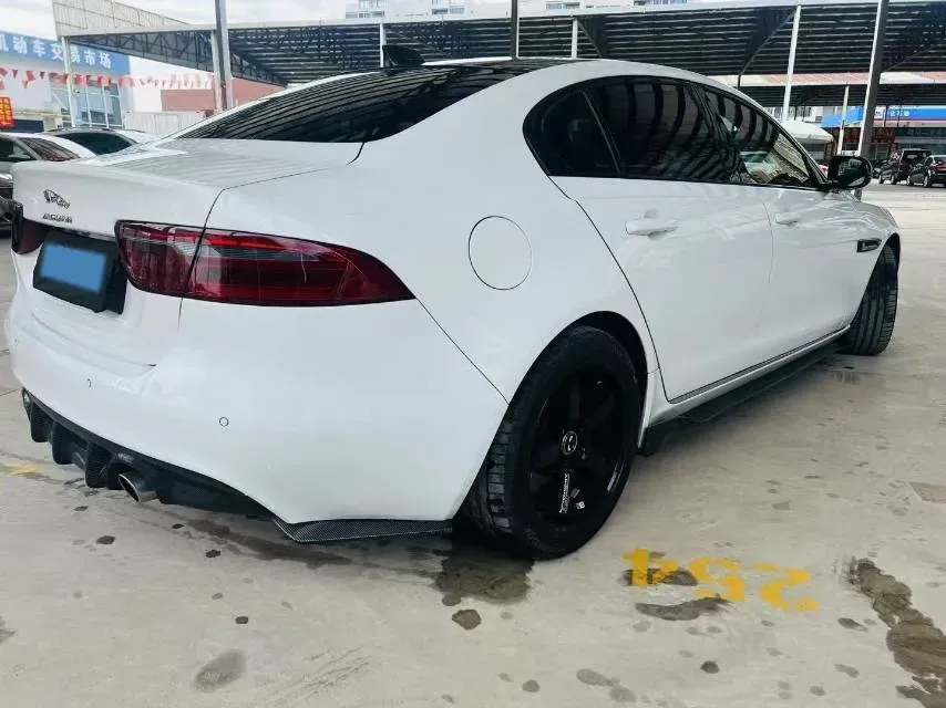 2019 Jeep Cherokee 2.0T 265HP L4 9AT,autocango,china used car exporter,china ev exporter,chinese used car exporter,chinese used ev exporter