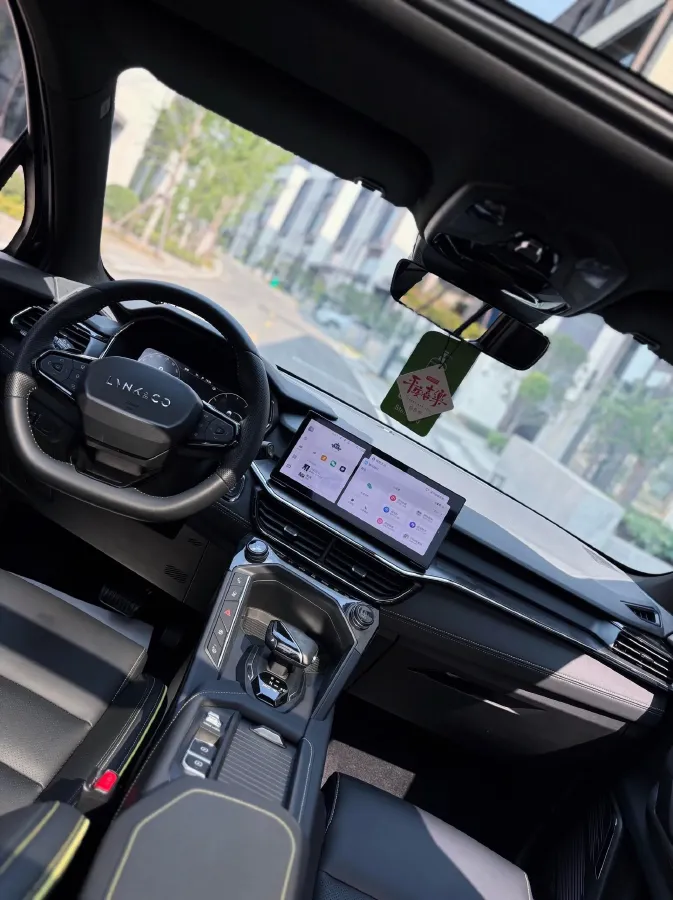 2023 LYNK&CO 06 1.5T 181HP L4 7DCT,autocango,china used car exporter,china ev exporter,chinese used car exporter,chinese used ev exporter