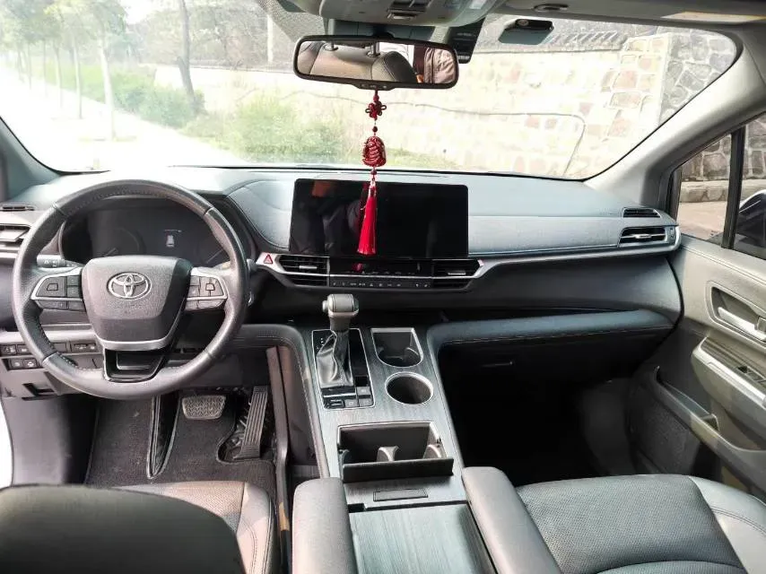 2023 Toyota Sienna 2.5L 189HP L4 E-CVT Hybrid,autocango,china used car exporter,china ev exporter,chinese used car exporter,chinese used ev exporter