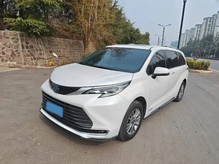 2023 Toyota Sienna 2.5L 189HP L4 E-CVT Hybrid,autocango,china used car exporter,china ev exporter,chinese used car exporter,chinese used ev exporter