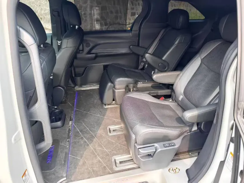 2023 Toyota Sienna 2.5L 189HP L4 E-CVT Hybrid,autocango,china used car exporter,china ev exporter,chinese used car exporter,chinese used ev exporter