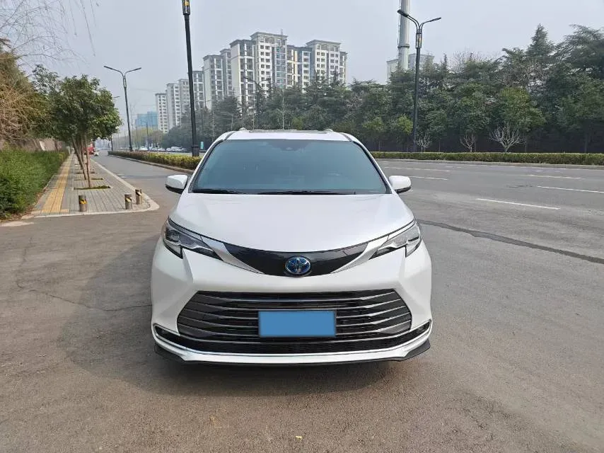 2023 Toyota Sienna 2.5L 189HP L4 E-CVT Hybrid,autocango,china used car exporter,china ev exporter,chinese used car exporter,chinese used ev exporter