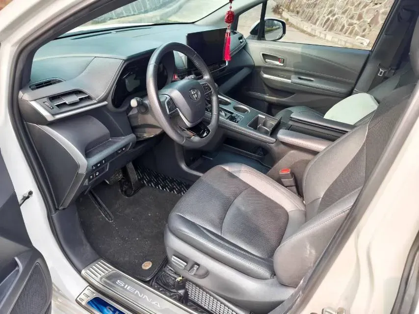 2023 Toyota Sienna 2.5L 189HP L4 E-CVT Hybrid,autocango,china used car exporter,china ev exporter,chinese used car exporter,chinese used ev exporter