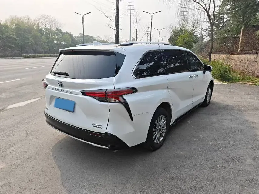 2023 Toyota Sienna 2.5L 189HP L4 E-CVT Hybrid,autocango,china used car exporter,china ev exporter,chinese used car exporter,chinese used ev exporter