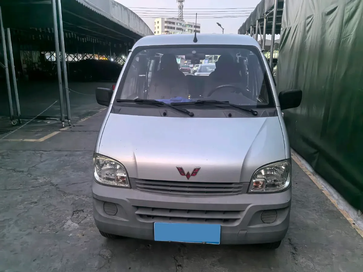 2015 WuLing ZhiGuang 1.2L 82HP L4 5MT,autocango,china used car exporter,china ev exporter,chinese used car exporter,chinese used ev exporter