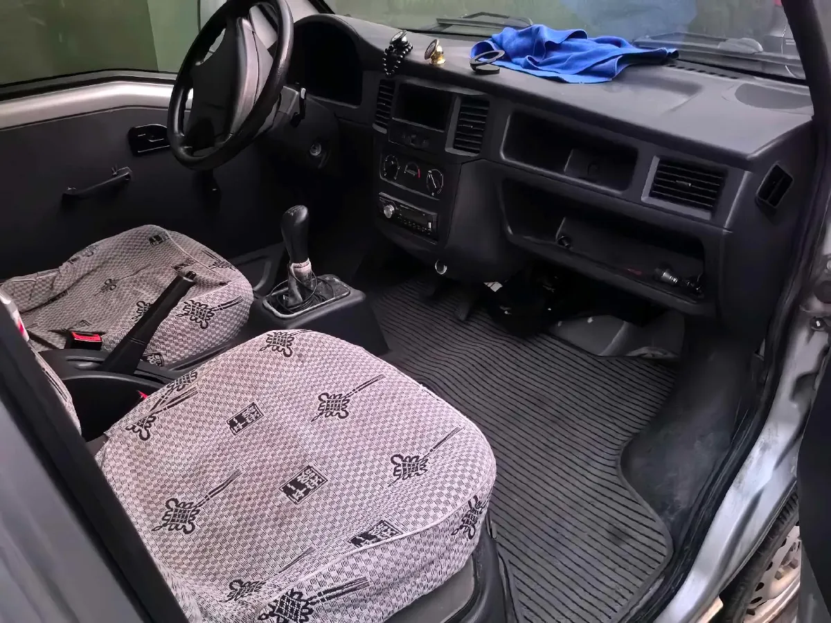 2015 WuLing ZhiGuang 1.2L 82HP L4 5MT,autocango,china used car exporter,china ev exporter,chinese used car exporter,chinese used ev exporter