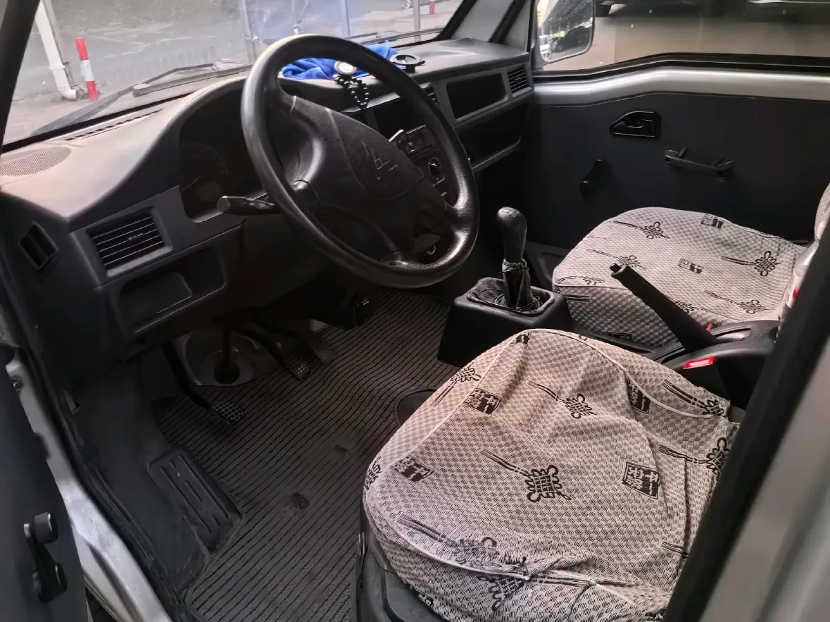 2015 WuLing ZhiGuang 1.2L 82HP L4 5MT,autocango,china used car exporter,china ev exporter,chinese used car exporter,chinese used ev exporter