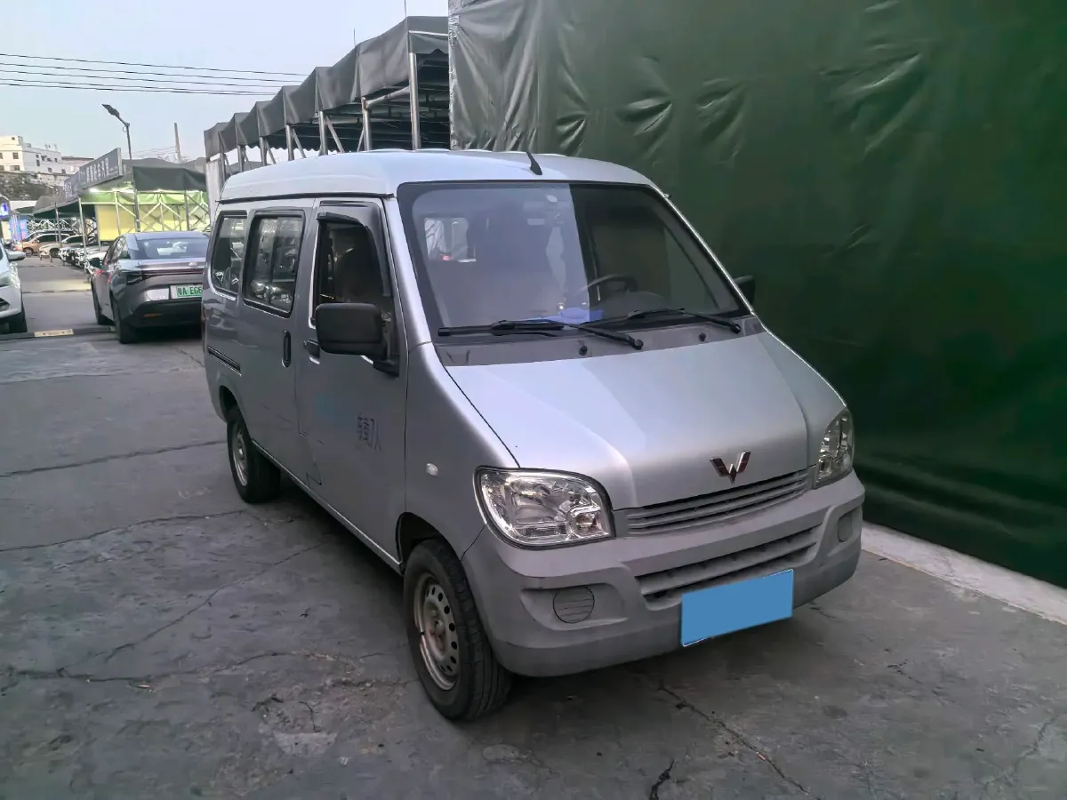 2015 WuLing ZhiGuang 1.2L 82HP L4 5MT,autocango,china used car exporter,china ev exporter,chinese used car exporter,chinese used ev exporter