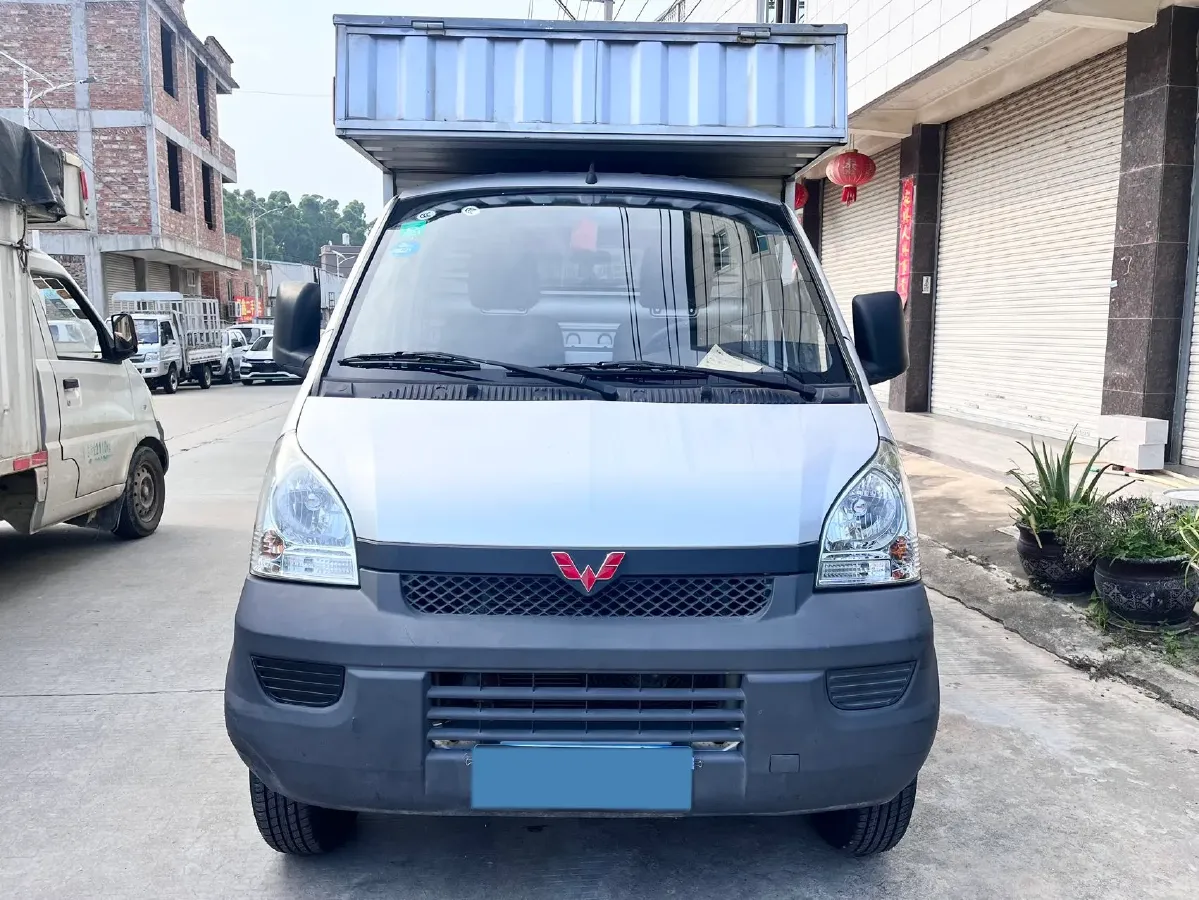 2021 DongFeng Fengon Fengon 500 1.5L 116HP L4 5MT,autocango,china used car exporter,china ev exporter,chinese used car exporter,chinese used ev exporter