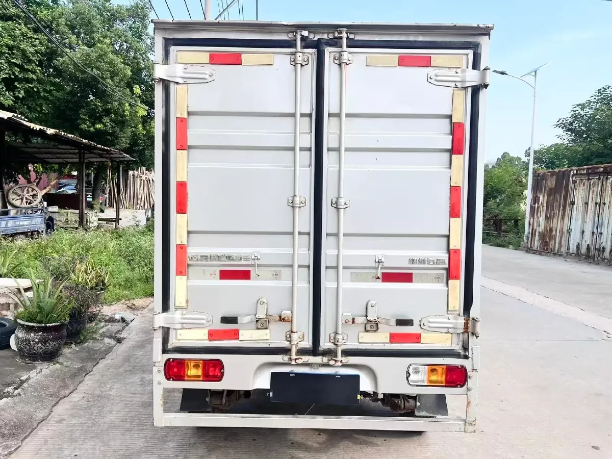 2021 DongFeng Fengon Fengon 500 1.5L 116HP L4 5MT,autocango,china used car exporter,china ev exporter,chinese used car exporter,chinese used ev exporter