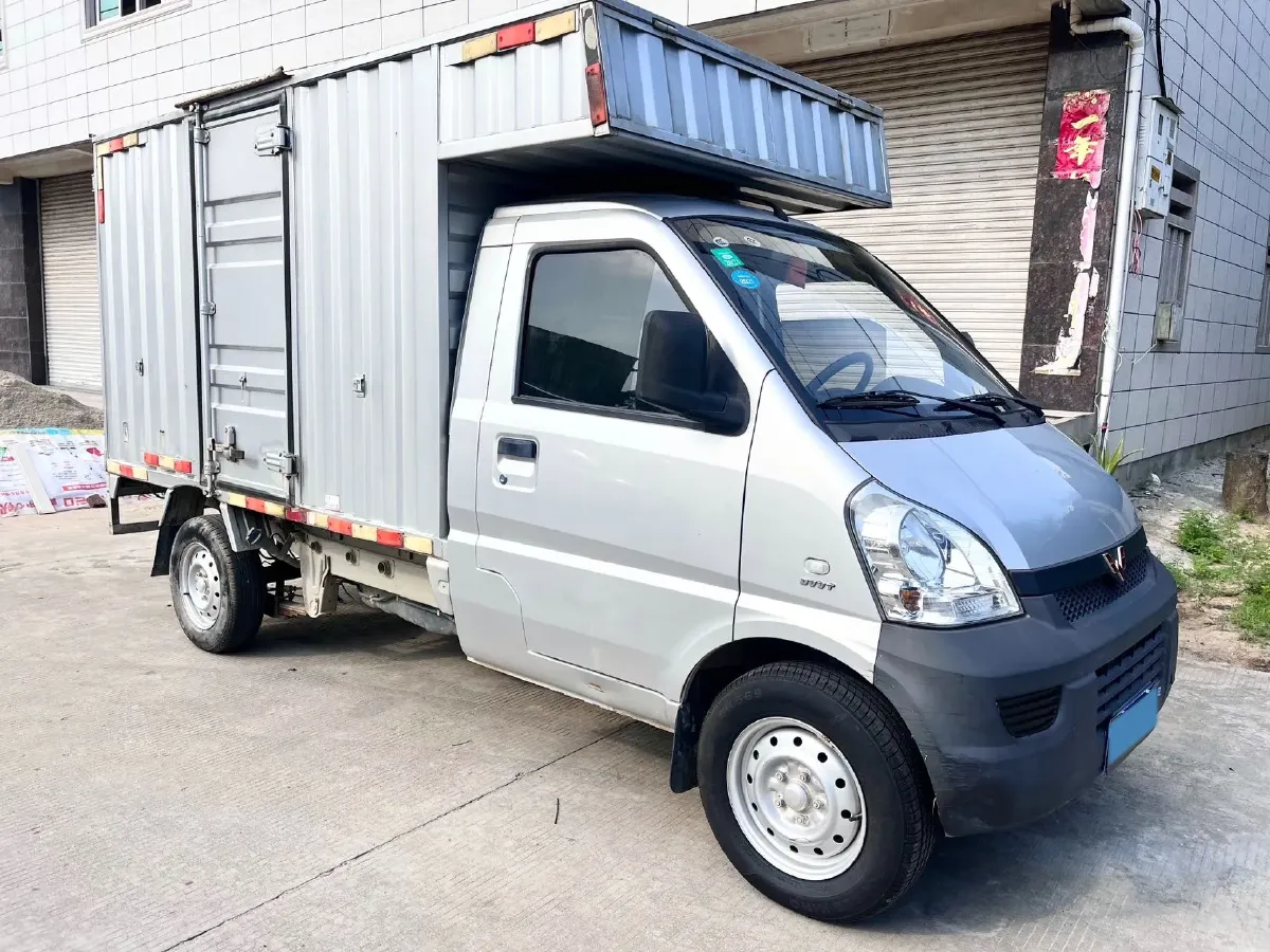 2021 DongFeng Fengon Fengon 500 1.5L 116HP L4 5MT,autocango,china used car exporter,china ev exporter,chinese used car exporter,chinese used ev exporter