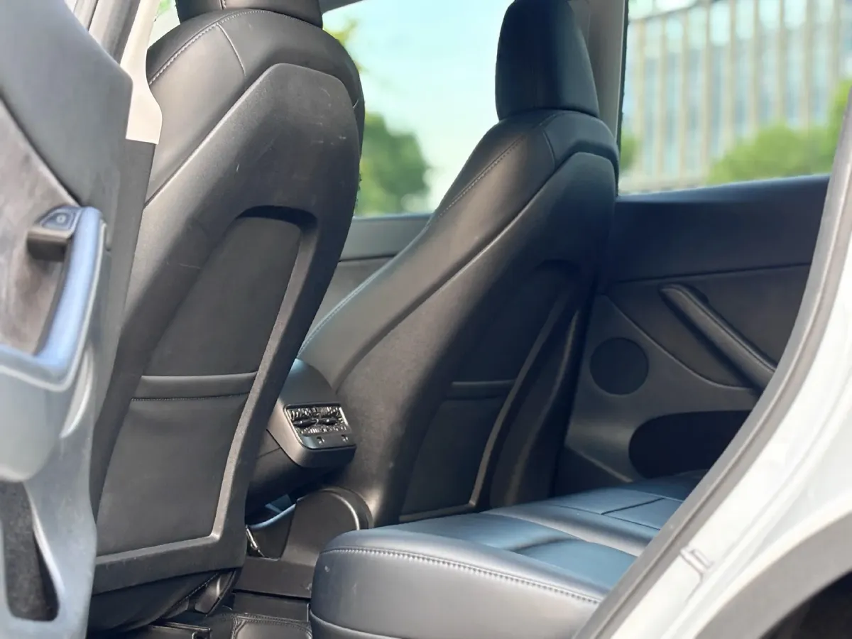 2024 Tesla Model Y BEV 78.4KWH,autocango,china used car exporter,china ev exporter,chinese used car exporter,chinese used ev exporter