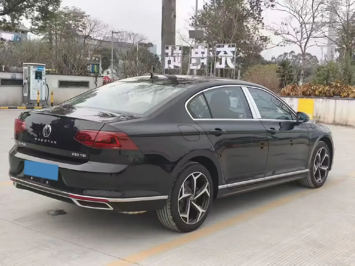 2025 Volkswagen Magotan 2.0T 186HP L4 7DCT,autocango,china used car exporter,china ev exporter,chinese used car exporter,chinese used ev exporter