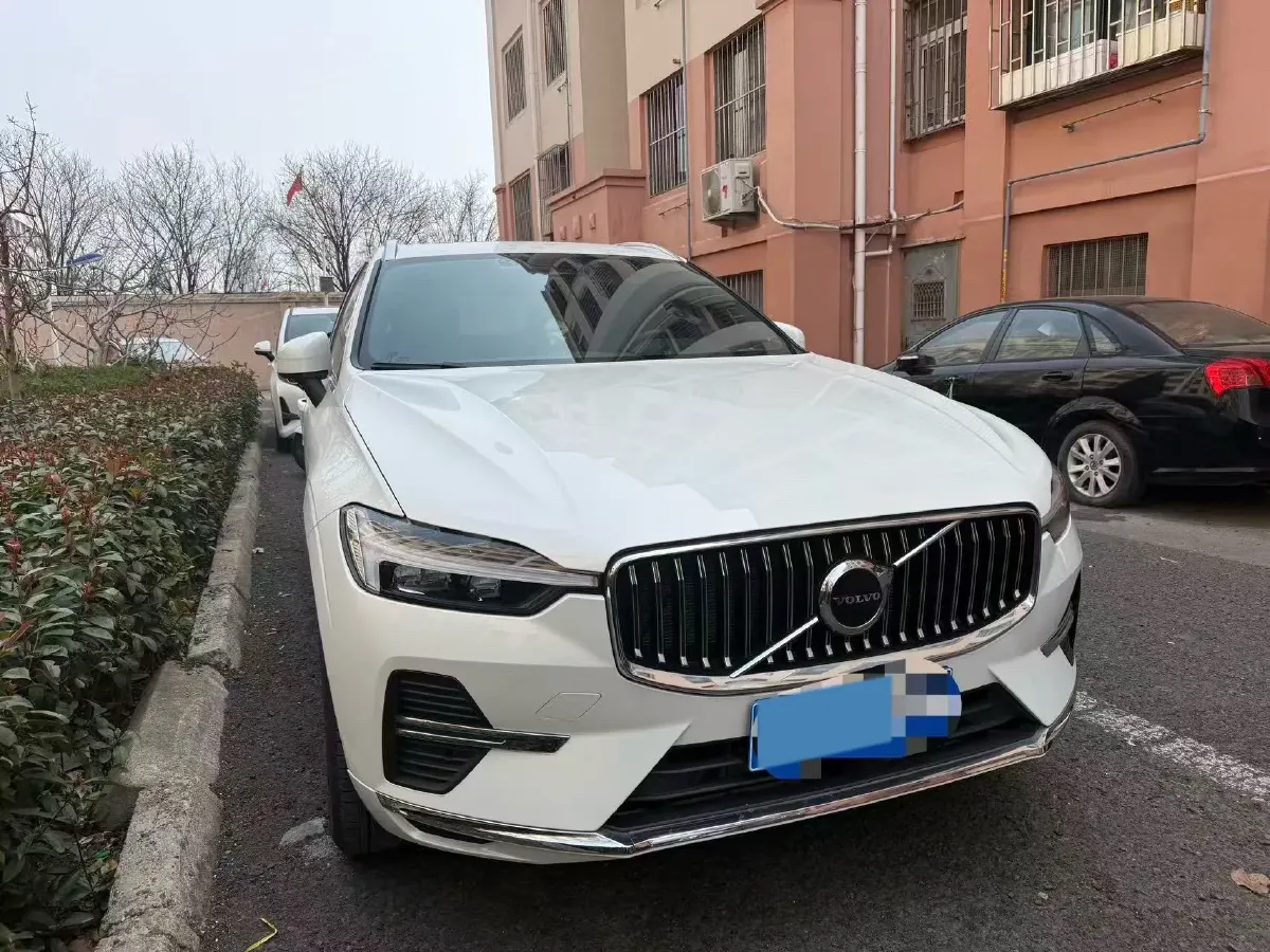 2023 Volvo XC60 2.0T 250HP L4 8AT,autocango,china used car exporter,china ev exporter,chinese used car exporter,chinese used ev exporter
