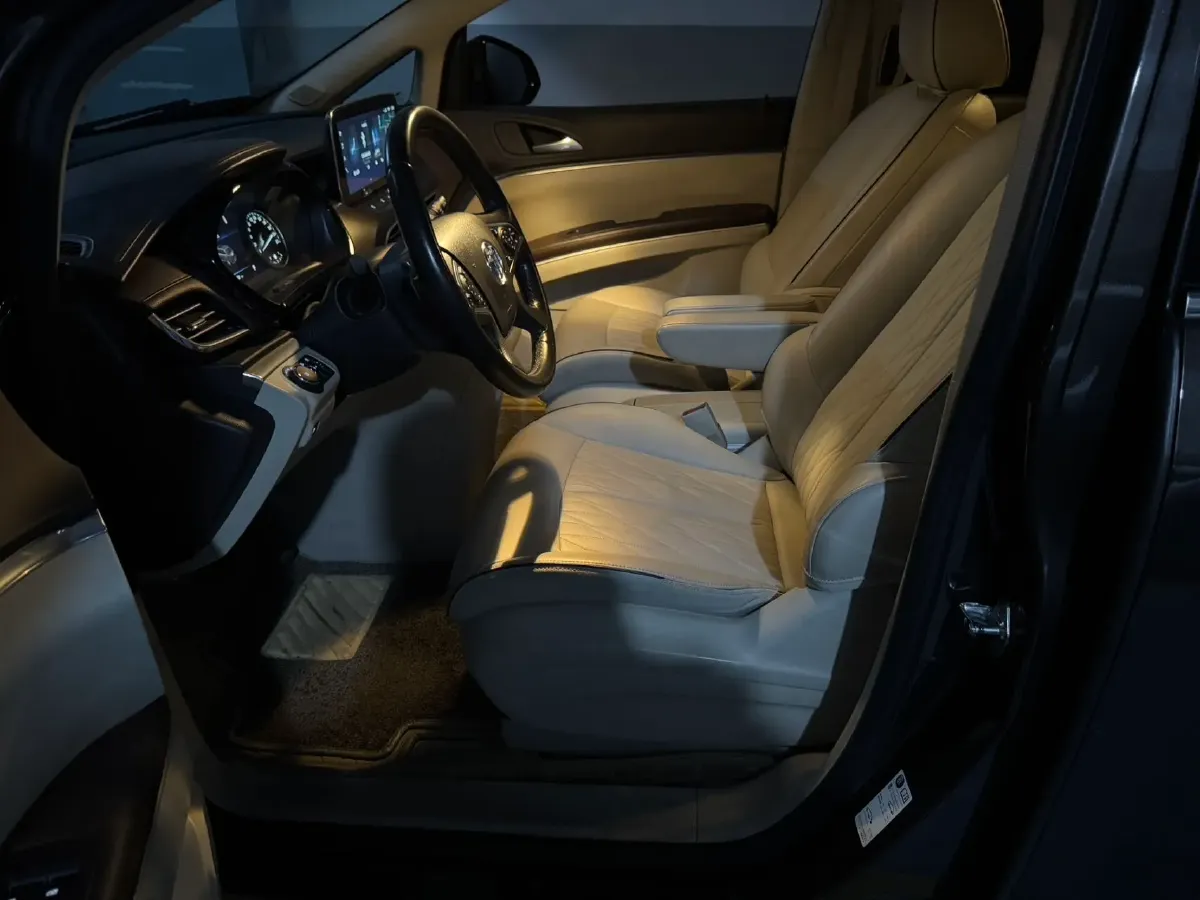 2021 Buick GL8 2.0T 237HP L4 9AT,autocango,china used car exporter,china ev exporter,chinese used car exporter,chinese used ev exporter