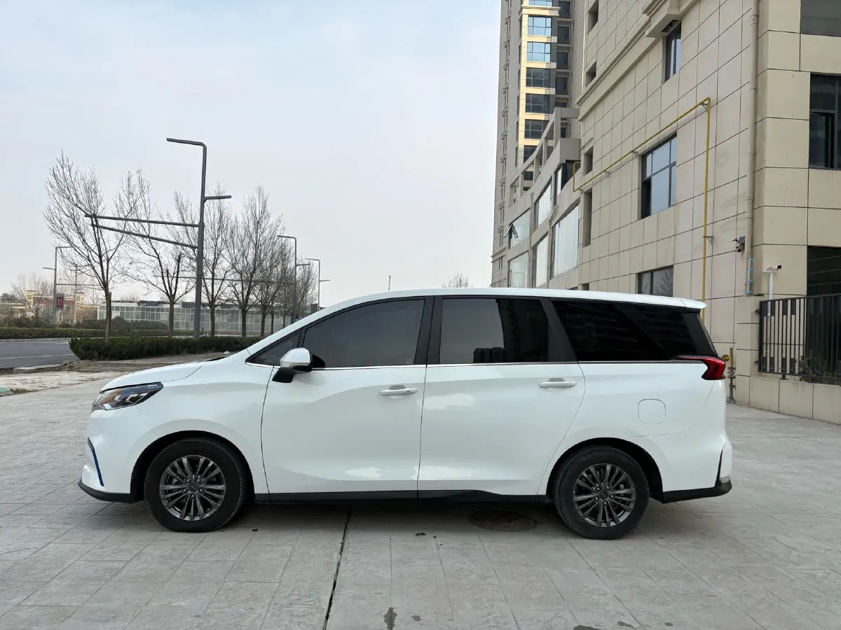 2020 MAXUS Euniq 5 BEV 61.1KWH,autocango,china used car exporter,china ev exporter,chinese used car exporter,chinese used ev exporter