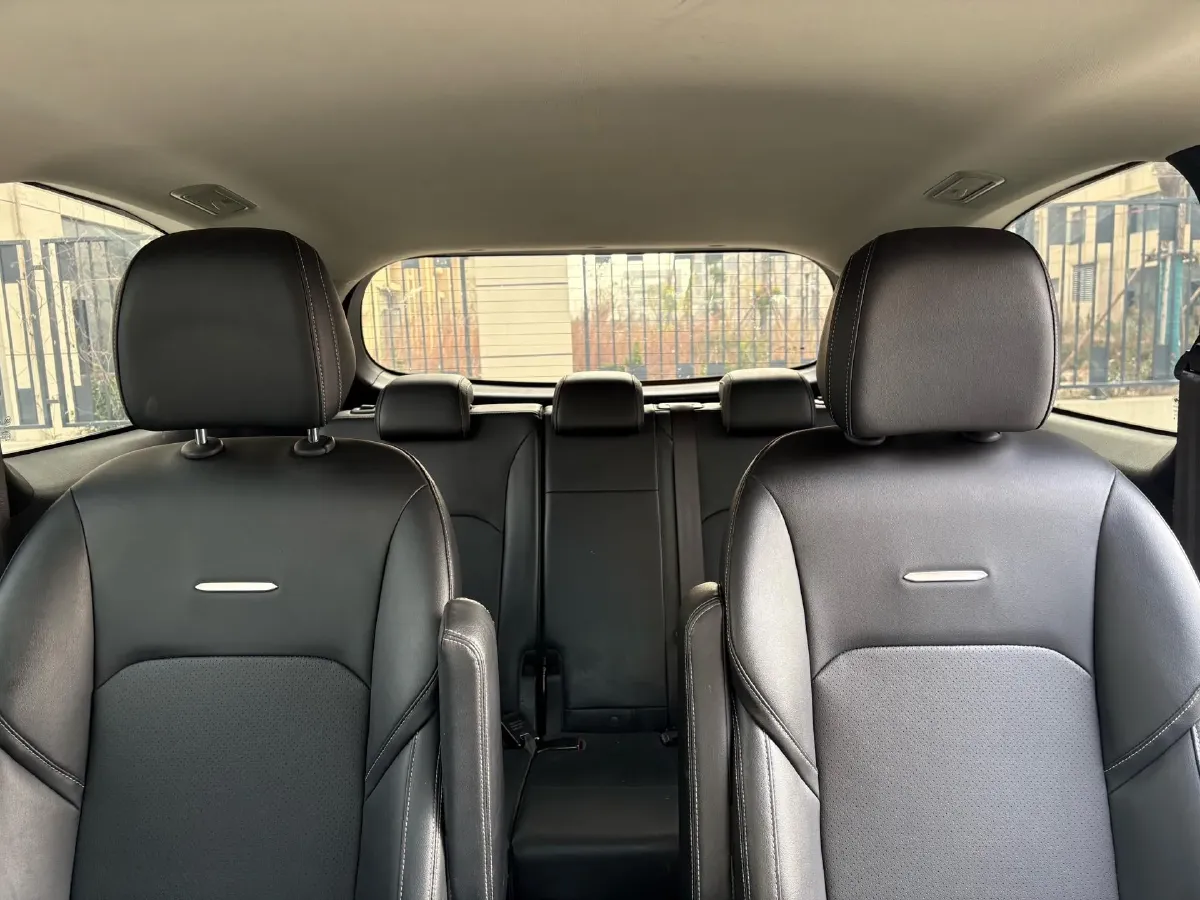 2020 MAXUS Euniq 5 BEV 61.1KWH,autocango,china used car exporter,china ev exporter,chinese used car exporter,chinese used ev exporter