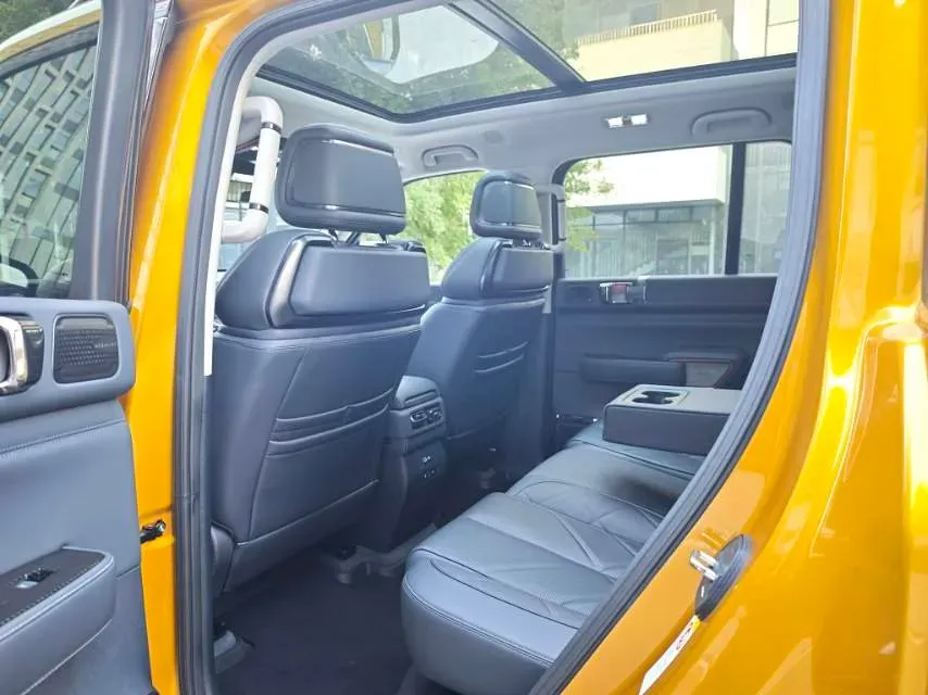 2023 FangChengBao Bao 5 1.5T 194HP L4 E-CVT PHEV 31.8KWH,autocango,china used car exporter,china ev exporter,chinese used car exporter,chinese used ev exporter