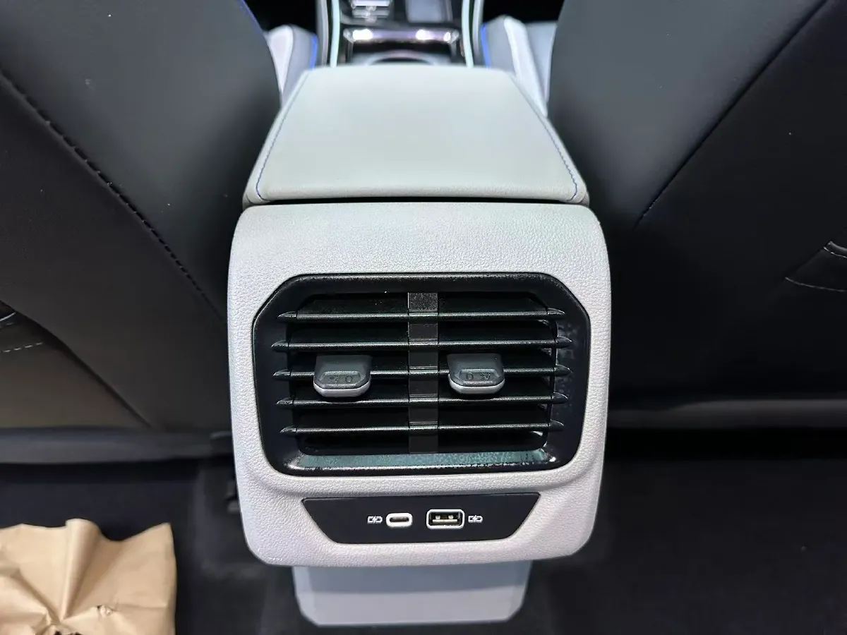 2022 Exceed TXL 2.0T 261HP L4 7DCT,autocango,china used car exporter,china ev exporter,chinese used car exporter,chinese used ev exporter