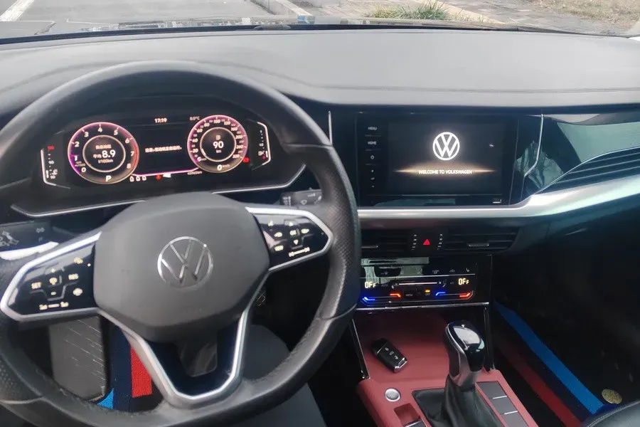 2023 Volkswagen Passat 2.0T 186HP L4 7DCT,autocango,china used car exporter,china ev exporter,chinese used car exporter,chinese used ev exporter