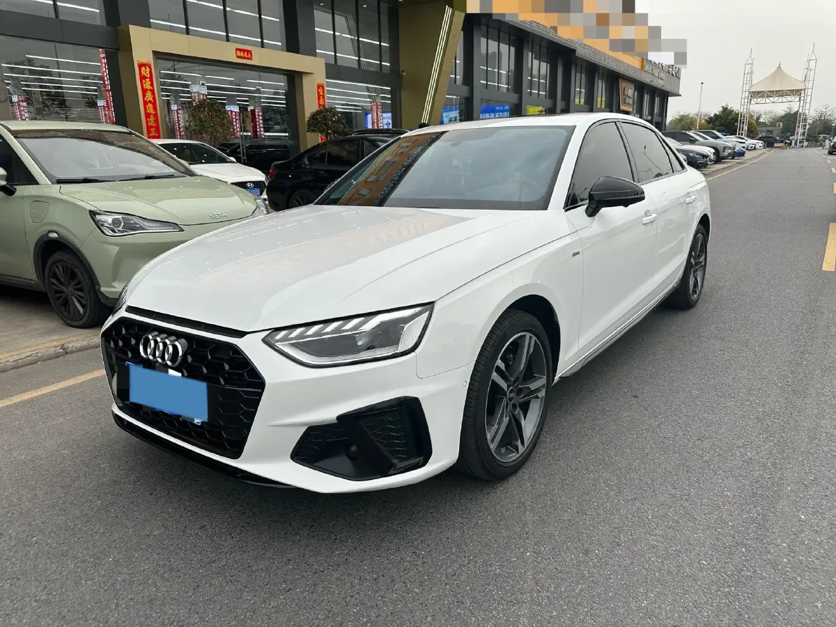 2022 Audi A4L 2.0T 190HP L4 7DCT,autocango,china used car exporter,china ev exporter,chinese used car exporter,chinese used ev exporter