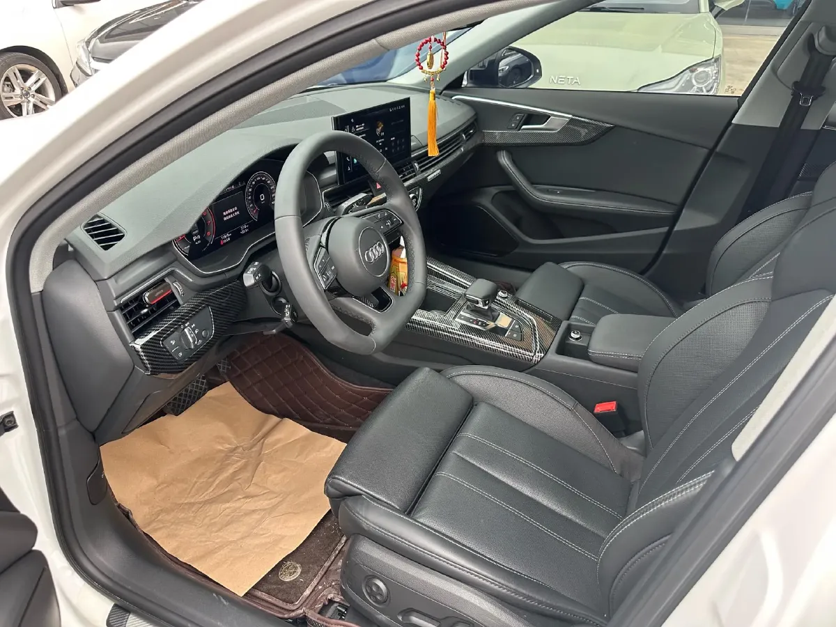 2022 Audi A4L 2.0T 190HP L4 7DCT,autocango,china used car exporter,china ev exporter,chinese used car exporter,chinese used ev exporter