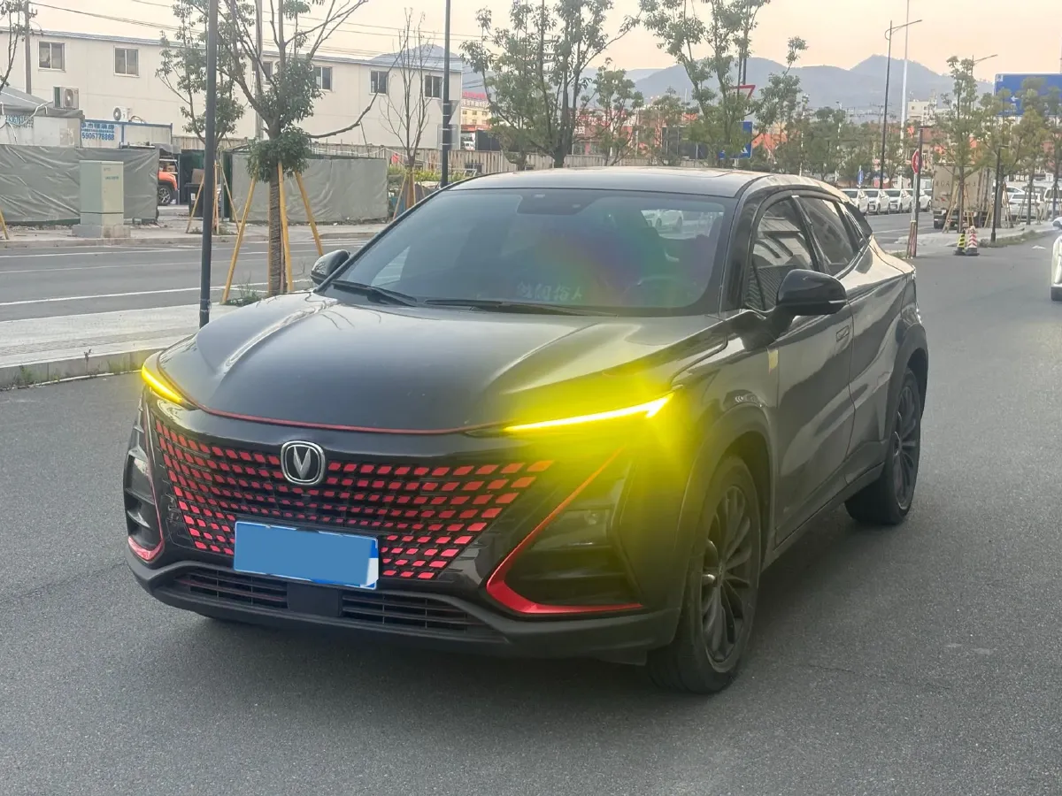 2020 ChangAn UNI-T 1.5T 180HP L4 7DCT,autocango,china used car exporter,china ev exporter,chinese used car exporter,chinese used ev exporter