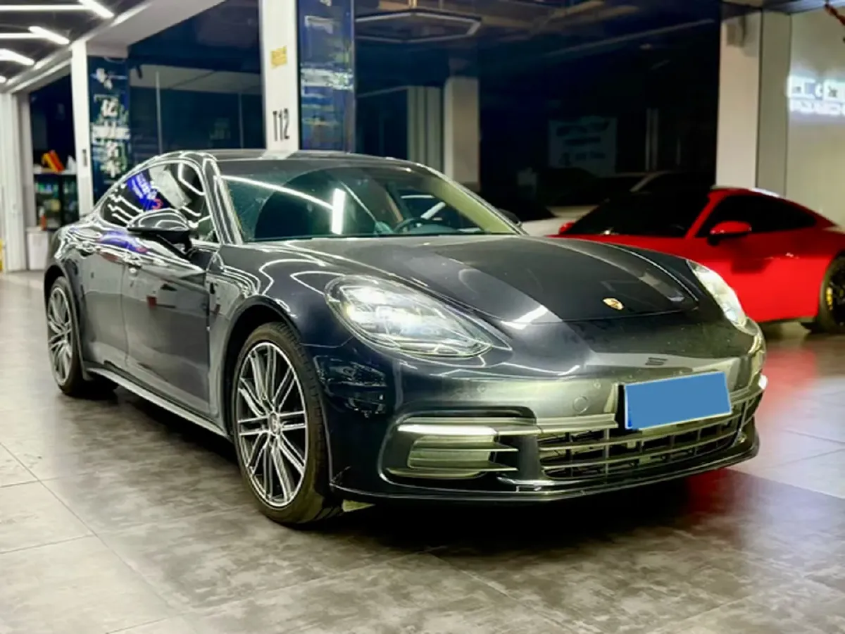 2017 BMW X6 3.0T 306HP L6 8AT,autocango,china used car exporter,china ev exporter,chinese used car exporter,chinese used ev exporter