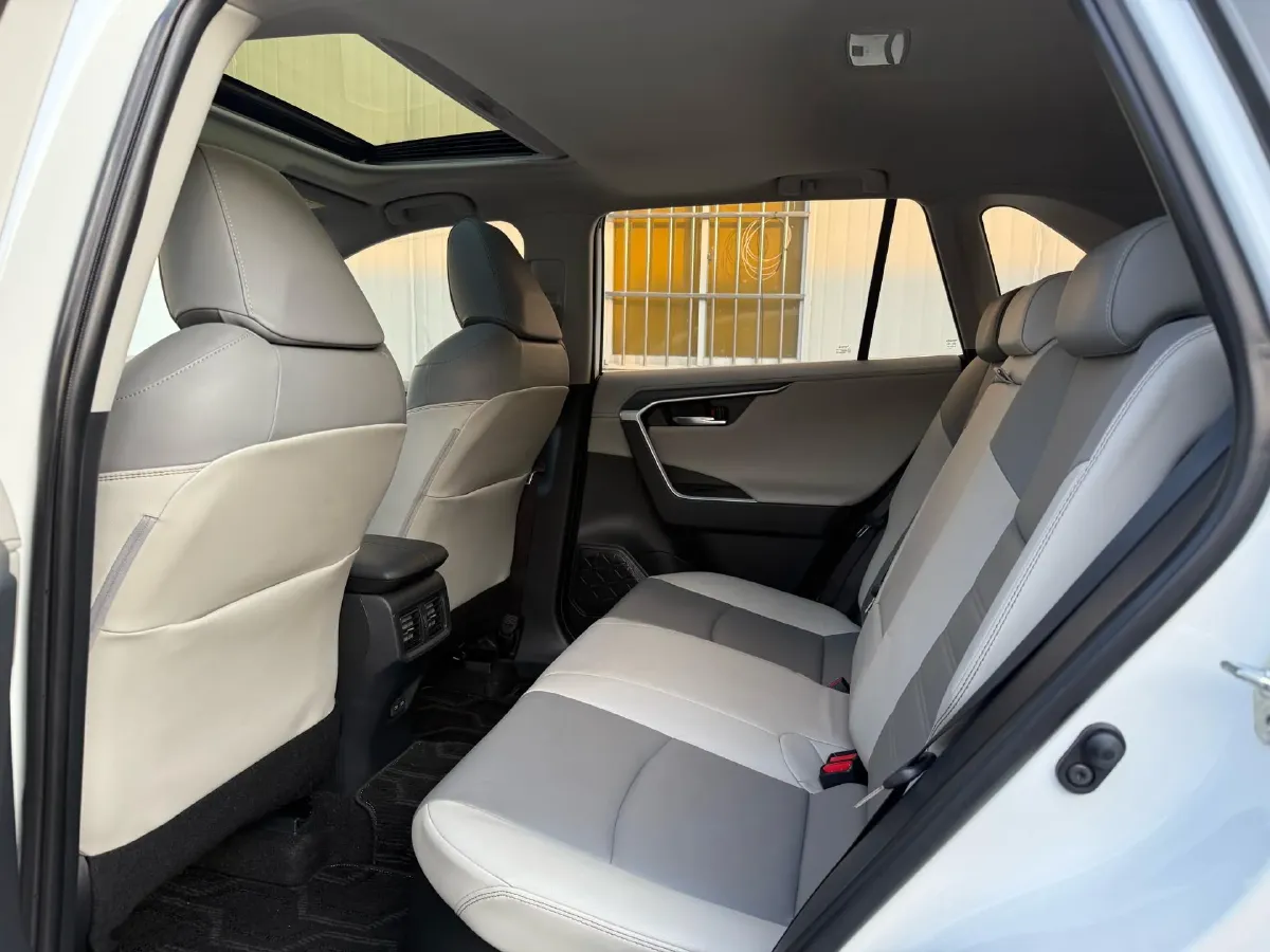 2021 Toyota RAV4 2.5L 178HP L4 E-CVT Hybrid,autocango,china used car exporter,china ev exporter,chinese used car exporter,chinese used ev exporter