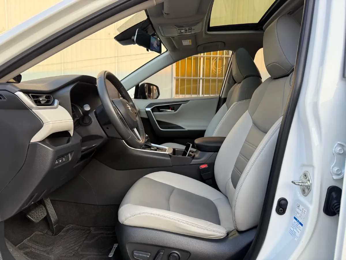 2021 Toyota RAV4 2.5L 178HP L4 E-CVT Hybrid,autocango,china used car exporter,china ev exporter,chinese used car exporter,chinese used ev exporter