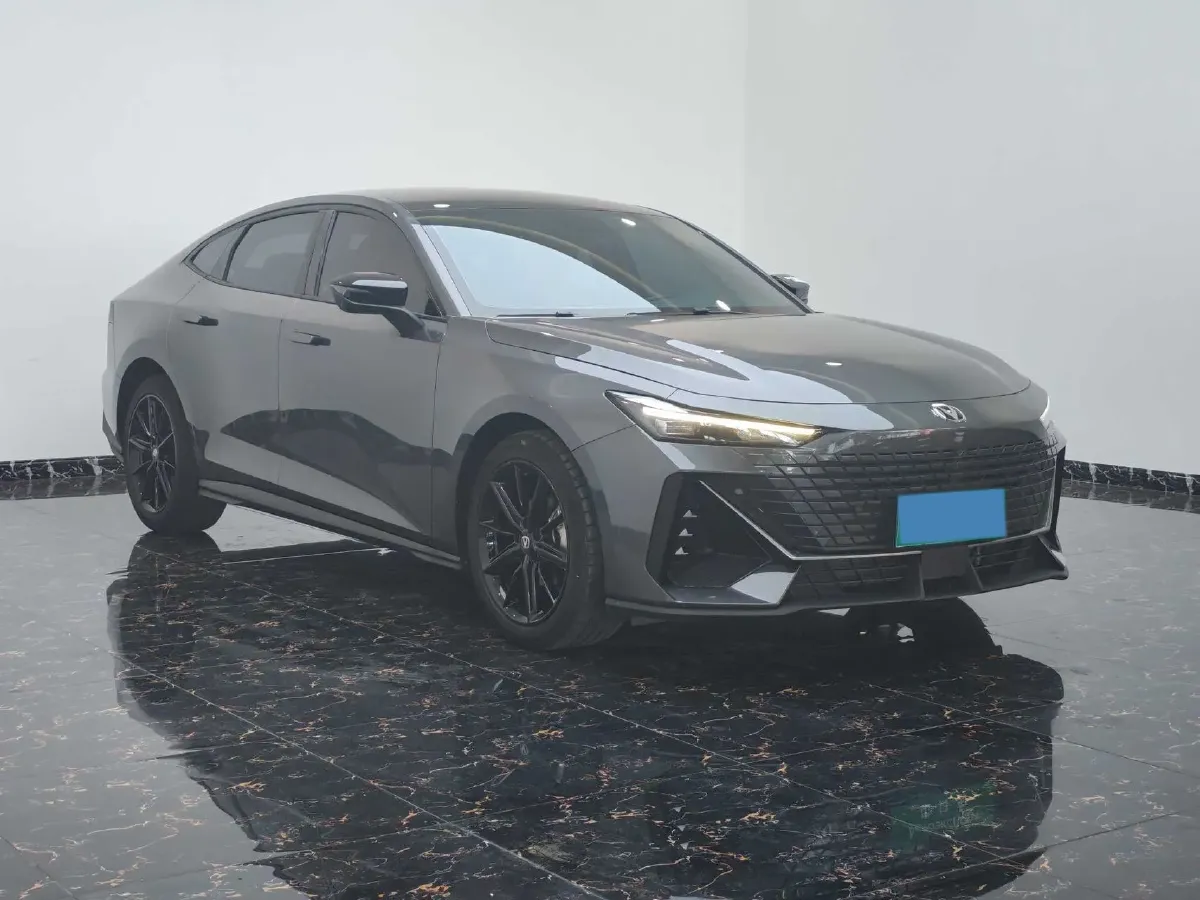 2022 ChangAn UNI-V 1.5T 188HP L4 7DCT,autocango,china used car exporter,china ev exporter,chinese used car exporter,chinese used ev exporter