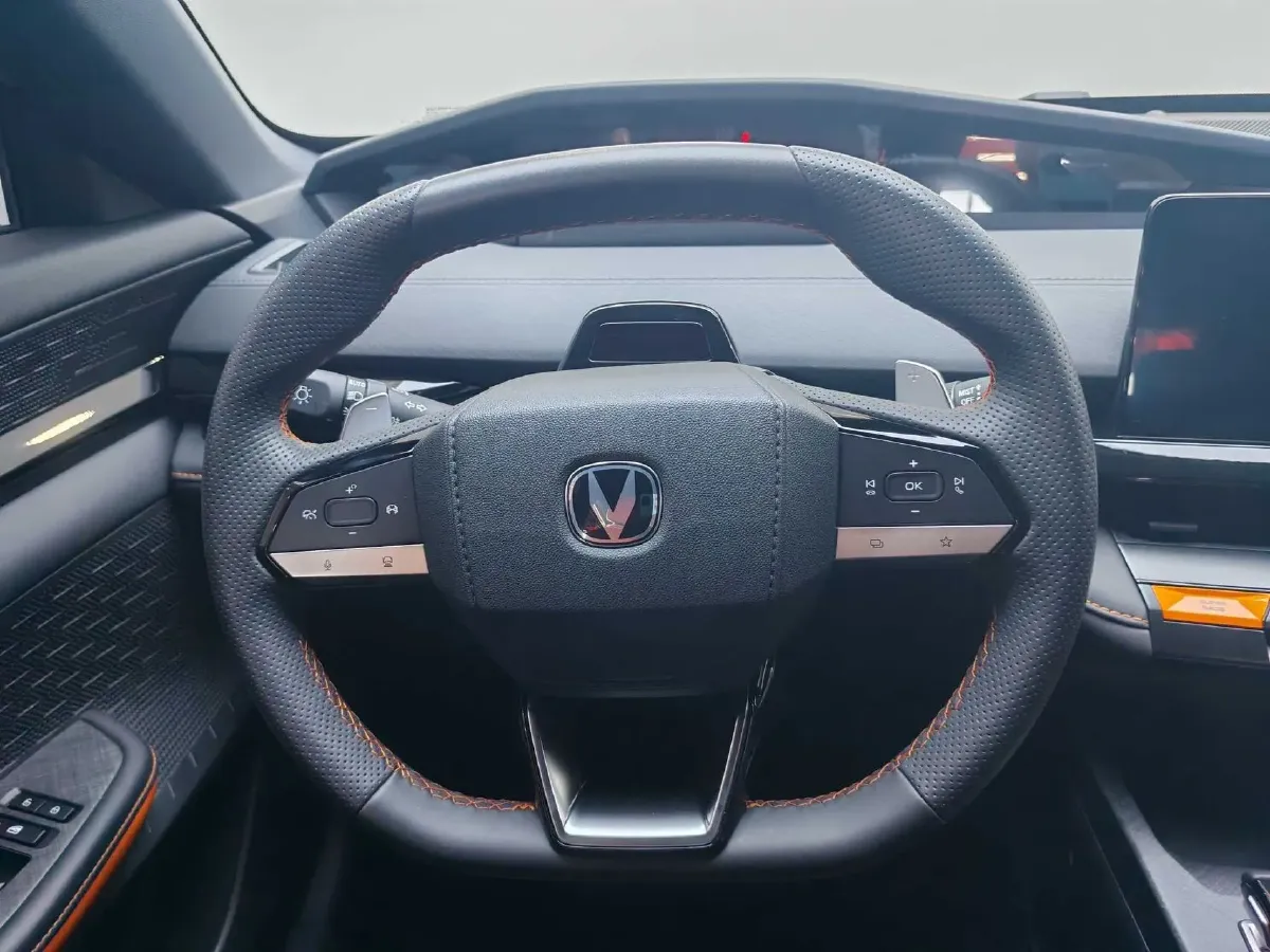 2022 ChangAn UNI-V 1.5T 188HP L4 7DCT,autocango,china used car exporter,china ev exporter,chinese used car exporter,chinese used ev exporter