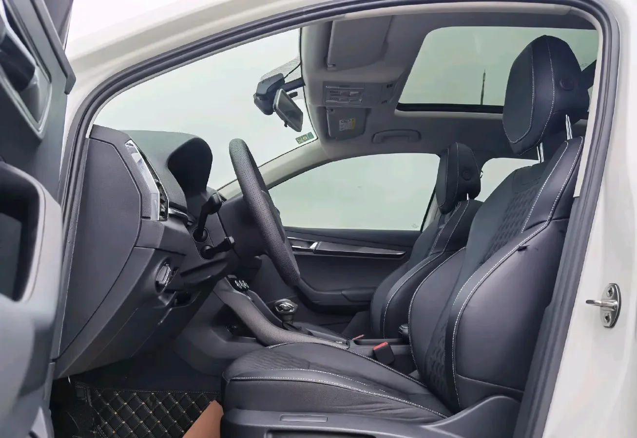 2020 Skoda Karoq 1.4T 150HP L4 7DCT,autocango,china used car exporter,china ev exporter,chinese used car exporter,chinese used ev exporter