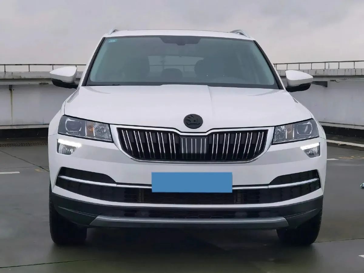 2020 Skoda Karoq 1.4T 150HP L4 7DCT,autocango,china used car exporter,china ev exporter,chinese used car exporter,chinese used ev exporter