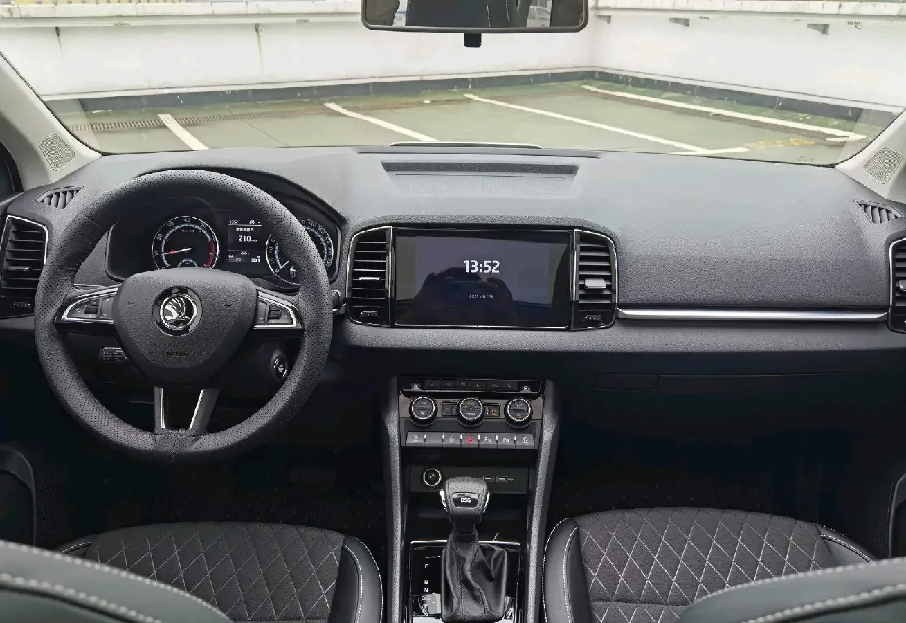 2020 Skoda Karoq 1.4T 150HP L4 7DCT,autocango,china used car exporter,china ev exporter,chinese used car exporter,chinese used ev exporter