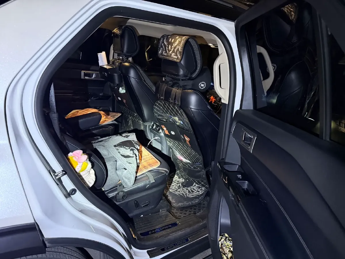 2023 Ford Explorer 2.3T 276HP L4 10AT,autocango,china used car exporter,china ev exporter,chinese used car exporter,chinese used ev exporter