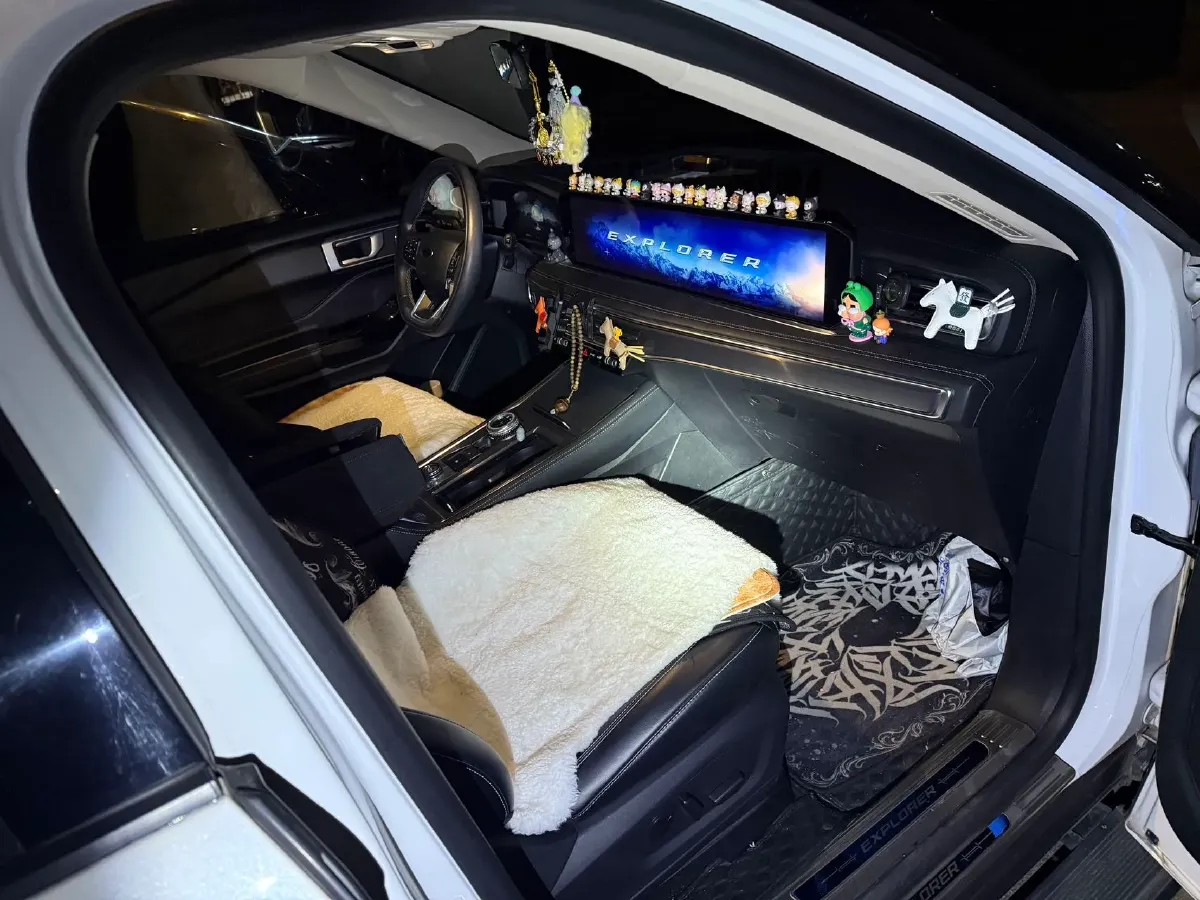 2023 Ford Explorer 2.3T 276HP L4 10AT,autocango,china used car exporter,china ev exporter,chinese used car exporter,chinese used ev exporter