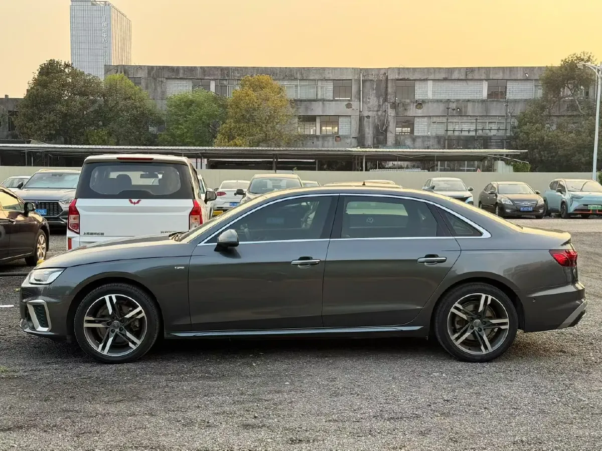 2020 Audi A4L 2.0T 190HP L4 7DCT,autocango,china used car exporter,china ev exporter,chinese used car exporter,chinese used ev exporter