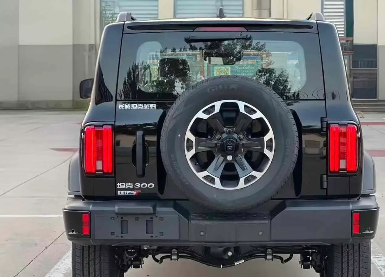 2025 Tank 300 2.0T 227HP L4 9AT,autocango,china used car exporter,china ev exporter,chinese used car exporter,chinese used ev exporter