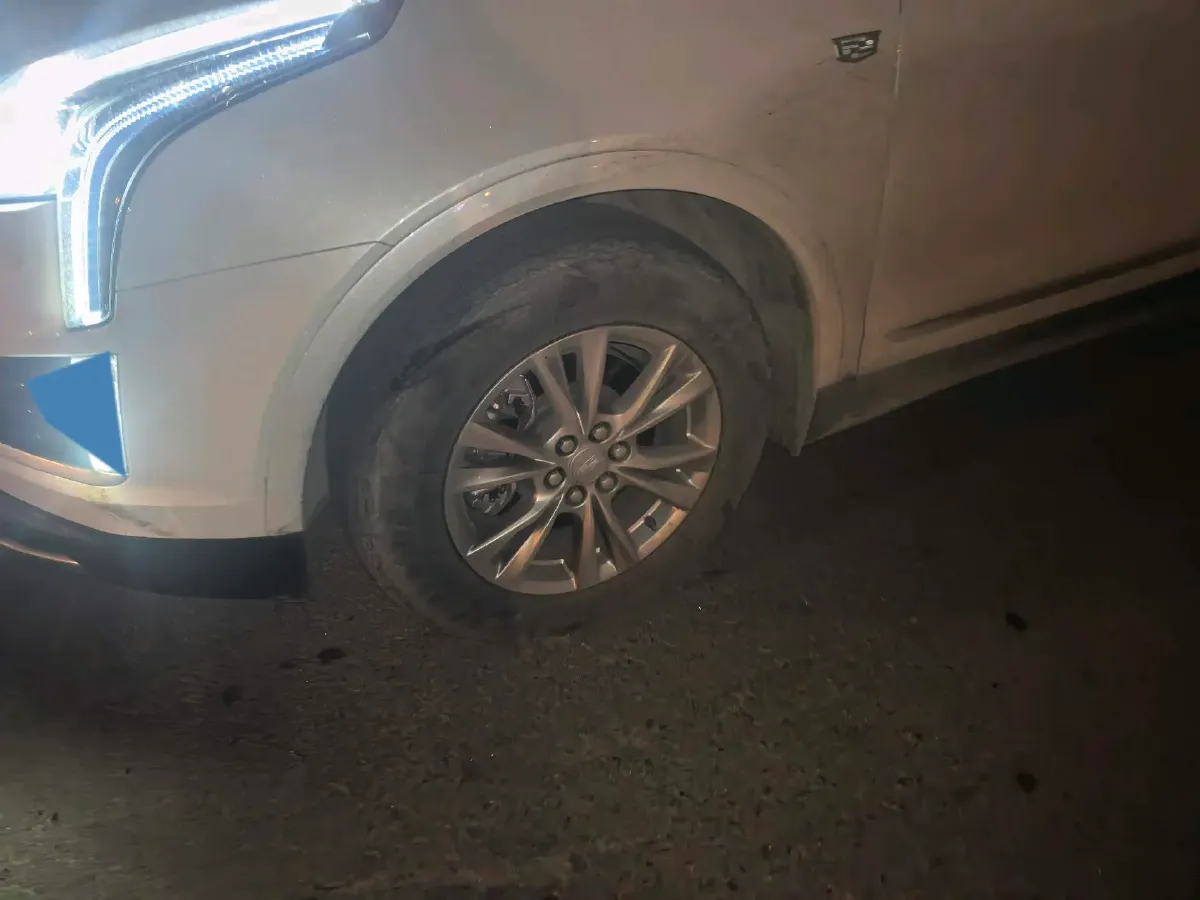 2022 Cadillac XT5 2.0T 237HP L4 9AT,autocango,china used car exporter,china ev exporter,chinese used car exporter,chinese used ev exporter