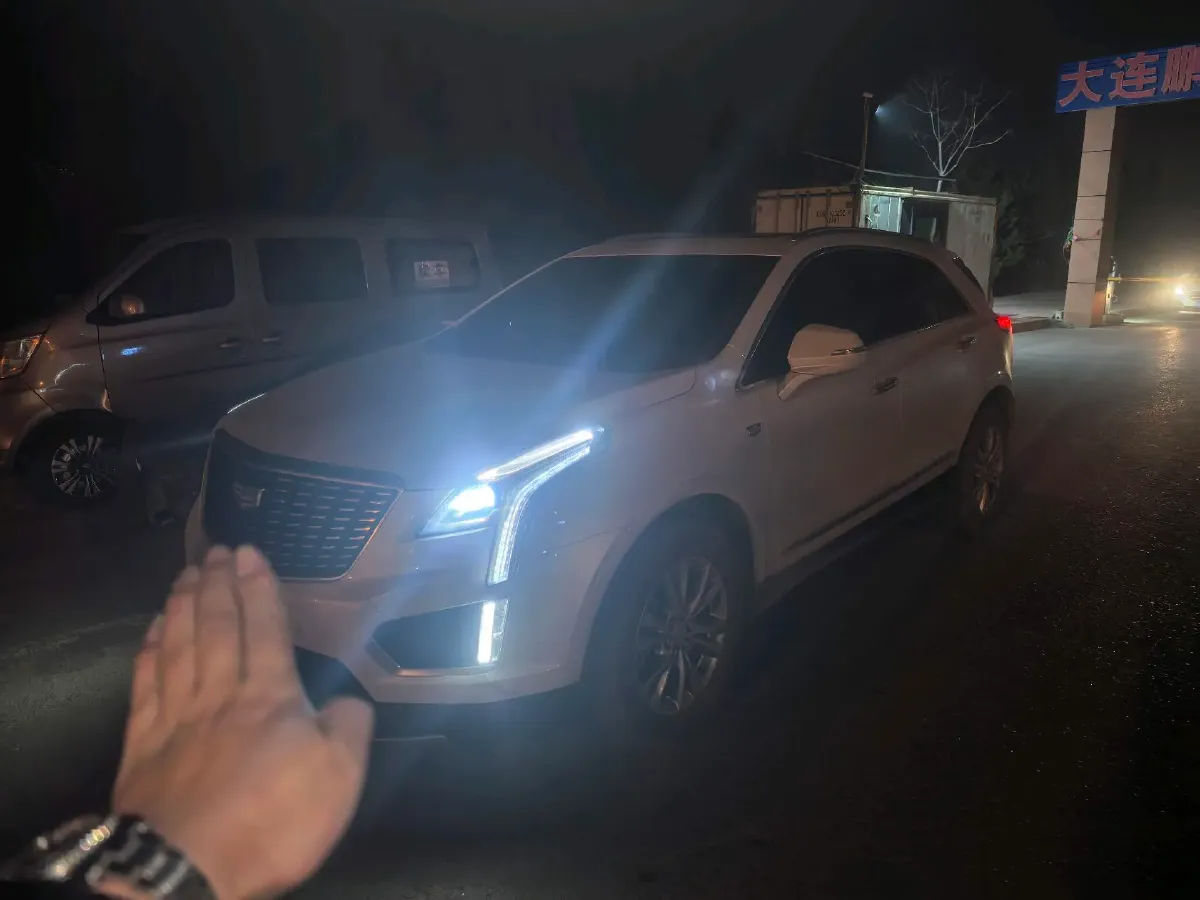 2022 Cadillac XT5 2.0T 237HP L4 9AT,autocango,china used car exporter,china ev exporter,chinese used car exporter,chinese used ev exporter