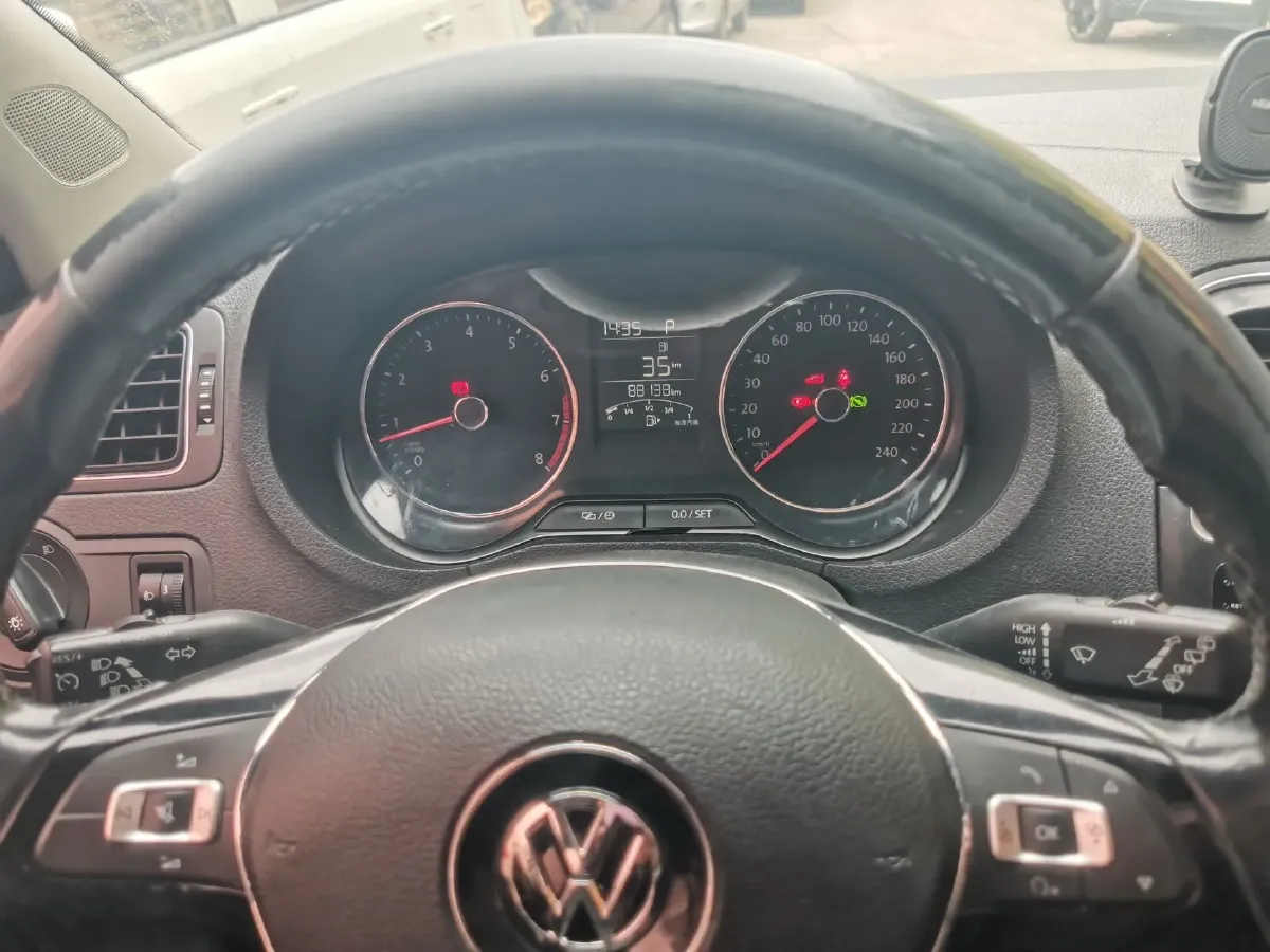 2016 Volkswagen Polo 1.6L 110HP L4 6AT,autocango,china used car exporter,china ev exporter,chinese used car exporter,chinese used ev exporter