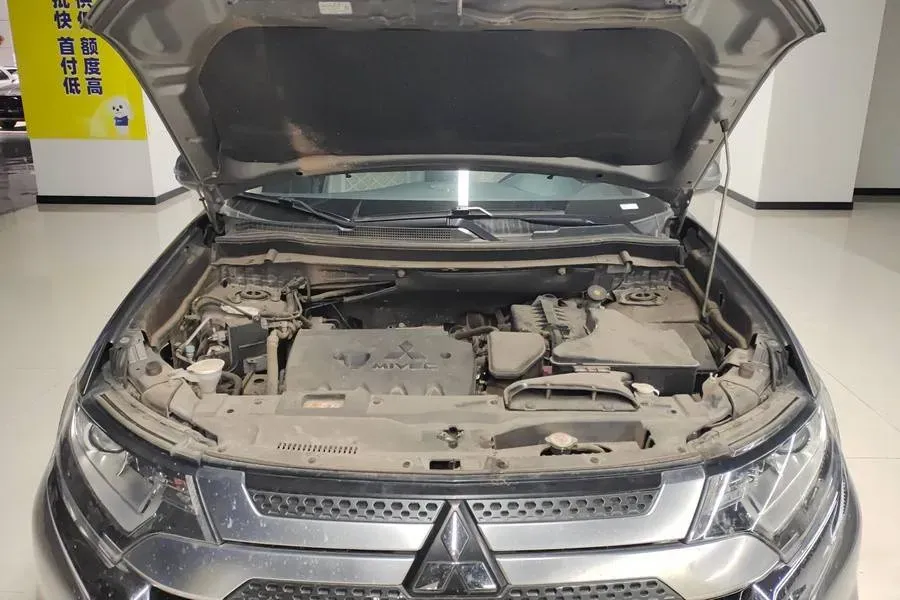 2020 Mitsubishi Outlander 2.0L 166HP L4 CVT,autocango,china used car exporter,china ev exporter,chinese used car exporter,chinese used ev exporter