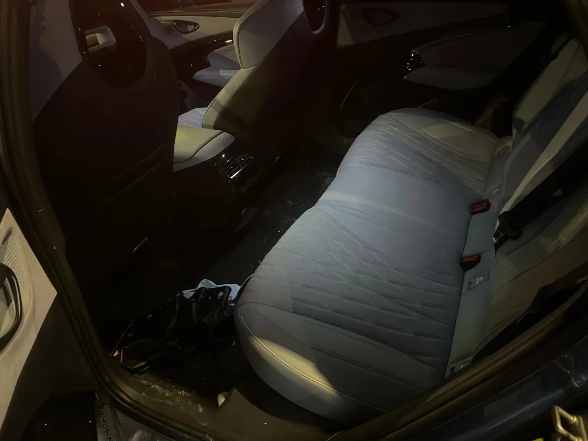 2022 AITO AITO M5 Range Extended 125HP REEV 40KWH,autocango,china used car exporter,china ev exporter,chinese used car exporter,chinese used ev exporter