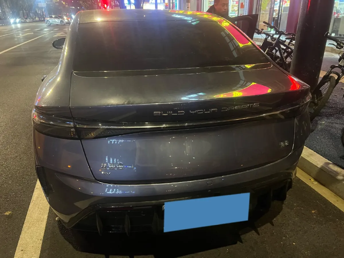 2022 AITO AITO M5 Range Extended 125HP REEV 40KWH,autocango,china used car exporter,china ev exporter,chinese used car exporter,chinese used ev exporter