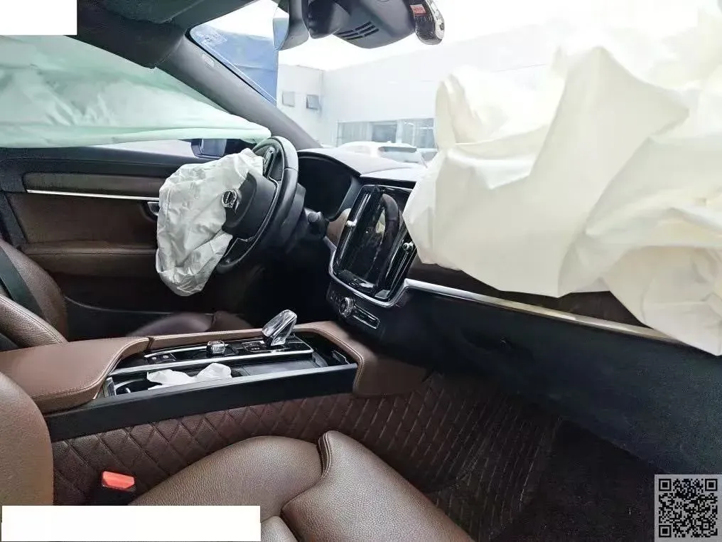 2022 Volvo S90 2.0T 250HP L4 8AT,autocango,china used car exporter,china ev exporter,chinese used car exporter,chinese used ev exporter